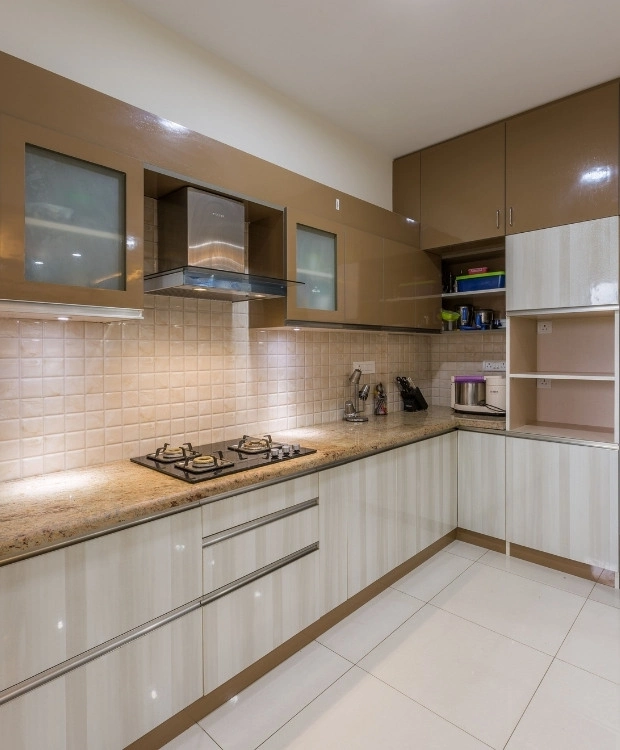 Modern Kitchen with Glossy Cabinets