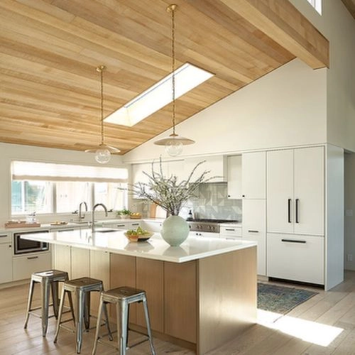 Smooth and crack-resistant finished soffit ceiling